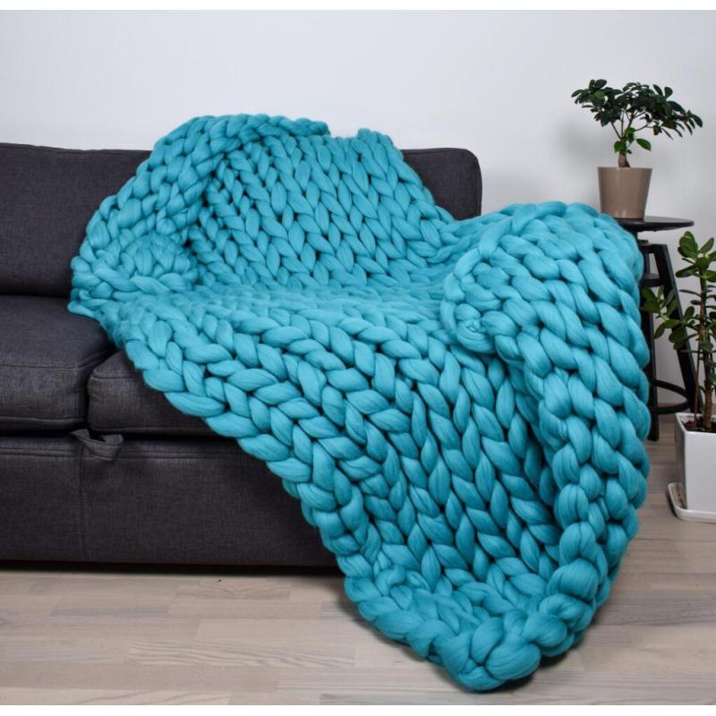 Cozy Photo Prop Chunky Wool Blanket