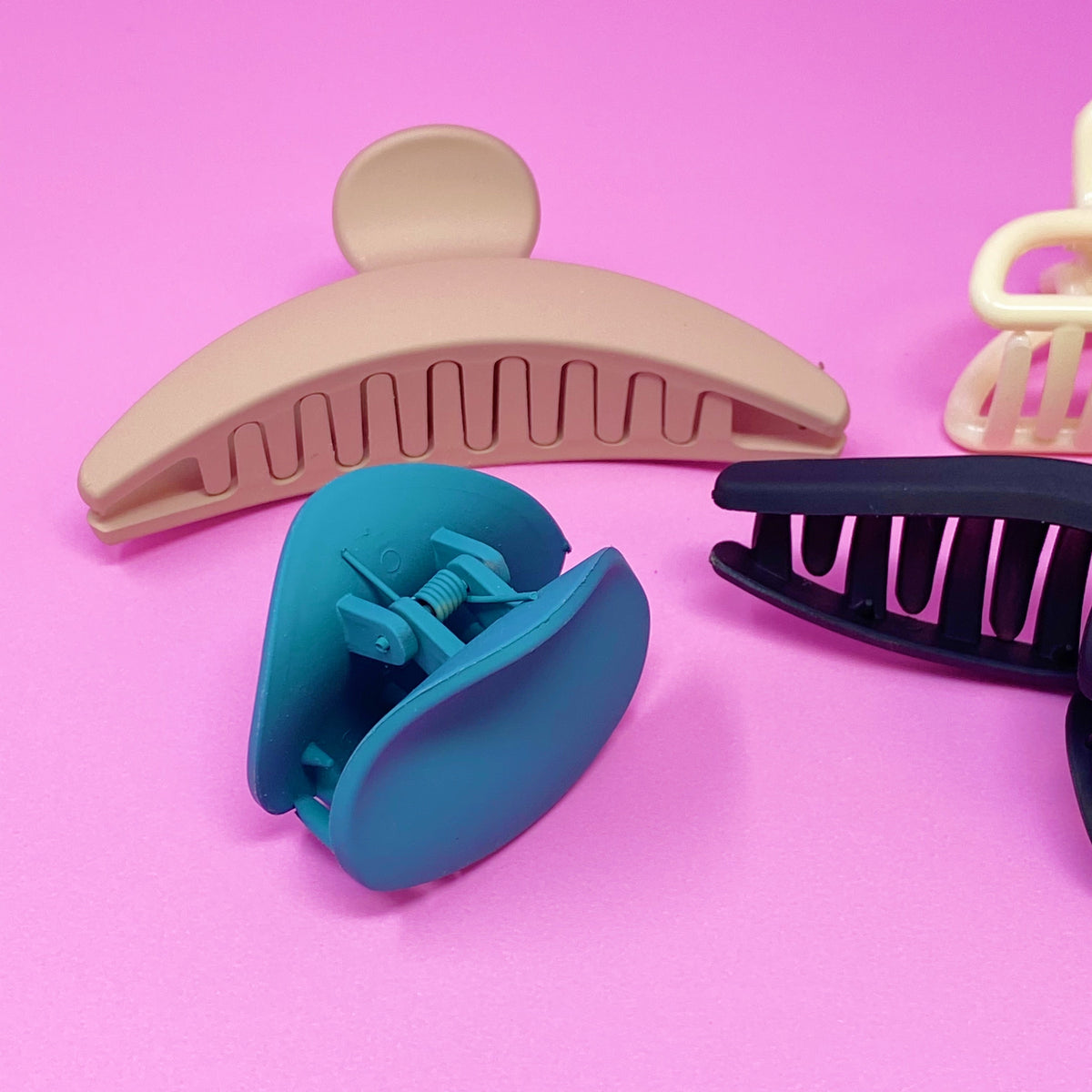 Daily Essential Hair Claw Pack