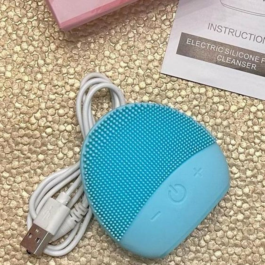 Luminous Skin Cleansing Brush